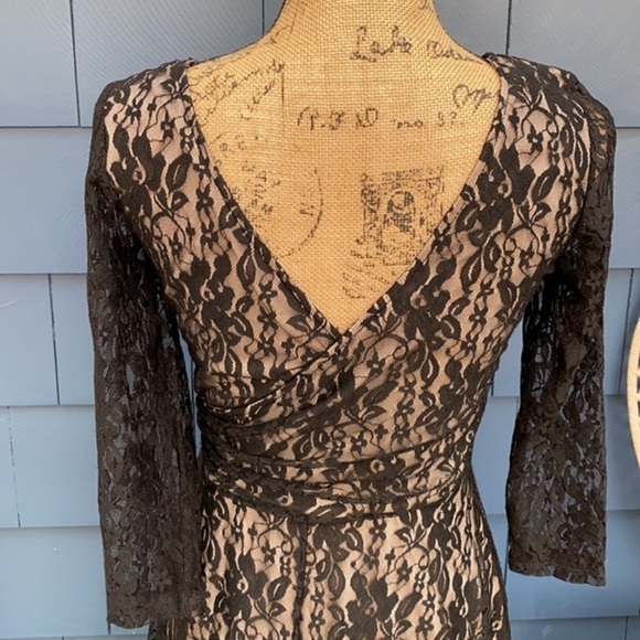 🖤🖤🖤Maggy London 6 Small pinup dress lace tan stretch - Picture 6 of 9